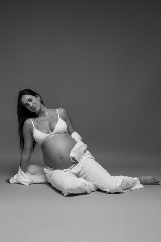 סגנונות צילום להריון בסטודיו