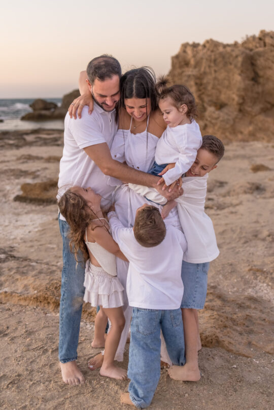 צלמת משפחות וילדים בים ובסטודיו